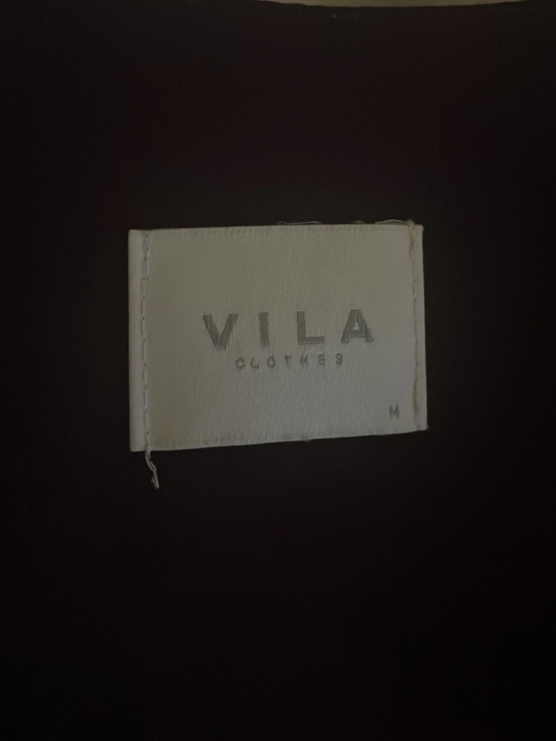 Vinröd blus från VILA - 1