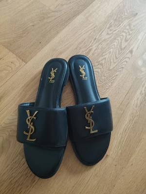 Skor från butiken  - Helt ny otroligt fina mjuka och bekväma 