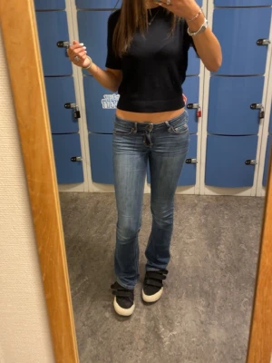 Topp - Säljer en svart topp från Lager 157. Väldigt fint skick knappt använd🩷