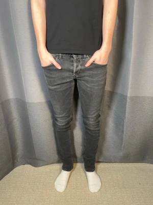 Dondup George jeans - Tja!| Säljer detta paret feta jeans från Dondup!| Modell:George!| Kontakta mig vid minsta fråga!| Pris alltid diskuterbart!| //Nils