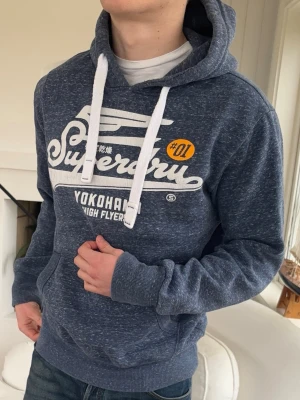 Superdry hoodie  - medium | modell: 182cm, 72kg
