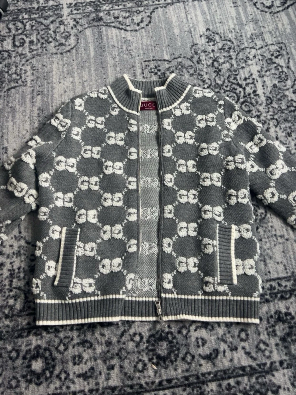 Gråvit stickad kofta från Gucci - 1