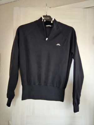 J.Lindeberg vindbreaker - Ny utan prislapp 