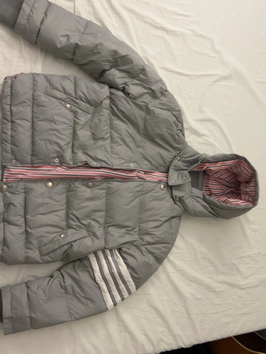 Grå thom browne puffer jacka - 3