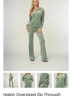 Ljusgrönt juicy sett - Säljer nu mitt juicy sett pågrund av att den bara ligger i garderoben och inte kommer till användning. Den är sparsamt använd men knyt snörerna är borta. Byxorna är i storlek S och zip hoddien är i storlek XL. Jag köpte de för 3200 men säljer för 2000, vid snabb affär kan jag tänka mig att gå ner till 1800