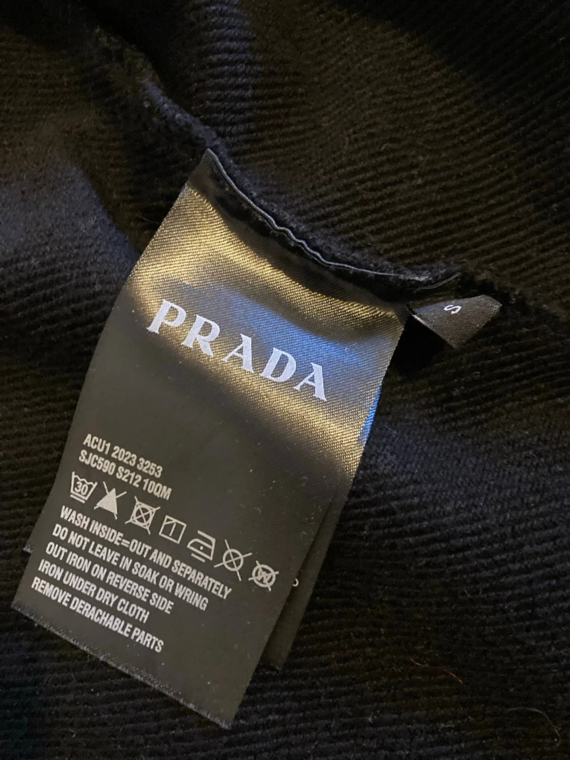 Svart hoodie med dragkedja från Prada - 3