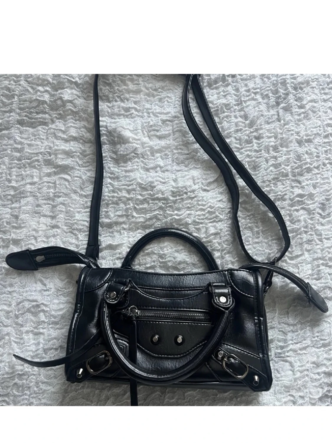 Svart  handväska i läder - 1