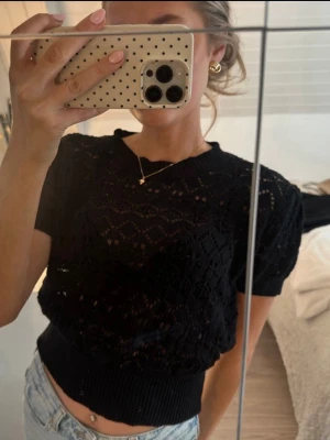 Virkad T-shirt missäy - Kommer från missäy i nordstan, helt oanvänd 