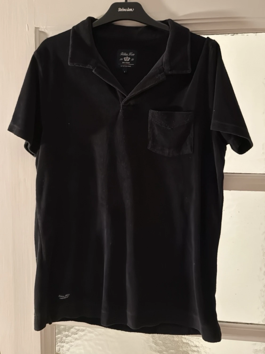 Svart kortärmad topp Robbie Moor