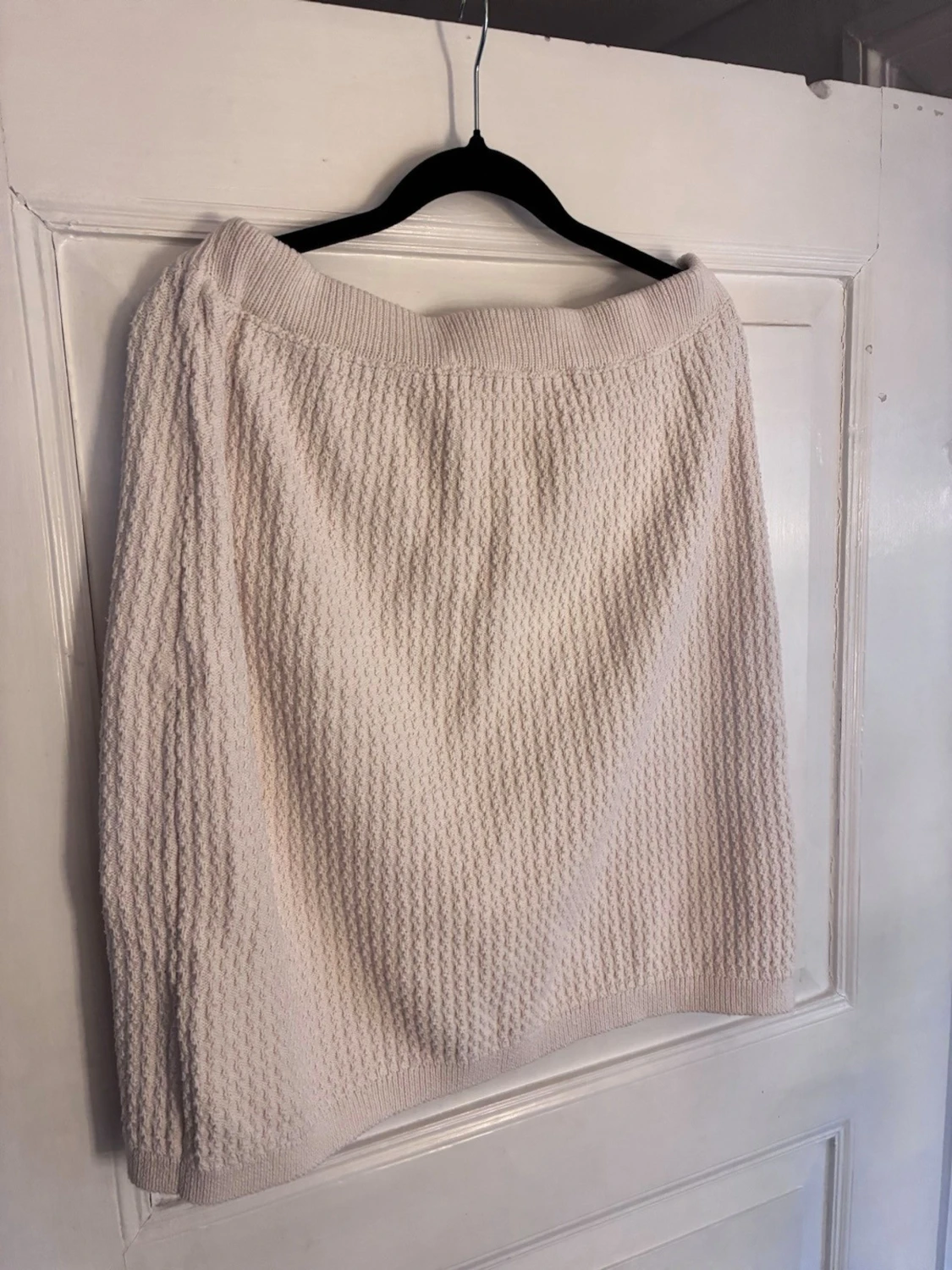 Stickad vit/beige kjol från Holly & Whyte - 2