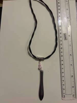 Silvrigt halsband med rosa pärlor - Gjort från gamla bestick, nickelfri
