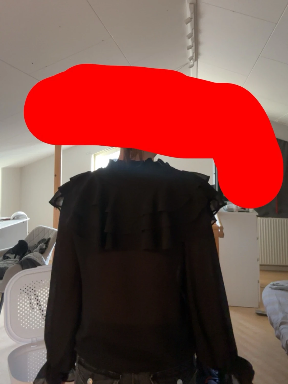 Svart volangblus i transparent material - 1