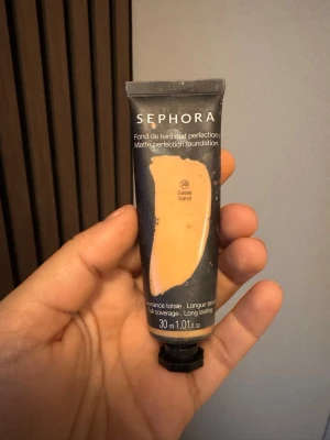 Sephora matte perfection foundation - Använd 2-3 gånger. Färgen 30 sand