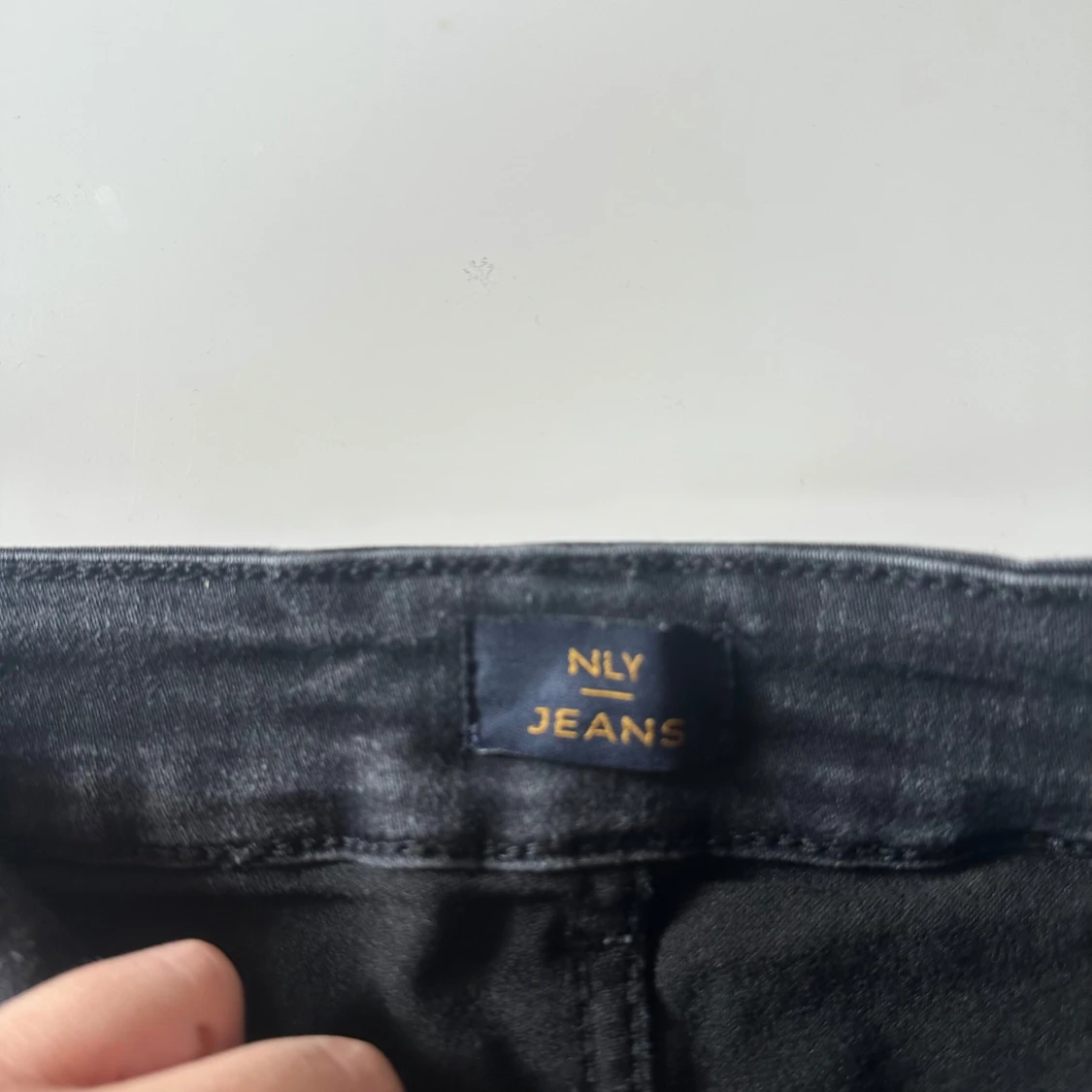 Svarta skinny jeans från NLY Jeans - 2