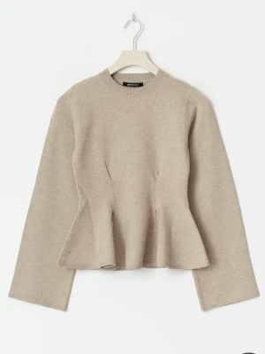 Beige långärmad topp - En beige topp från Gina som är helt ny. Den är endast testad. Pris går att diskuteras!!💕