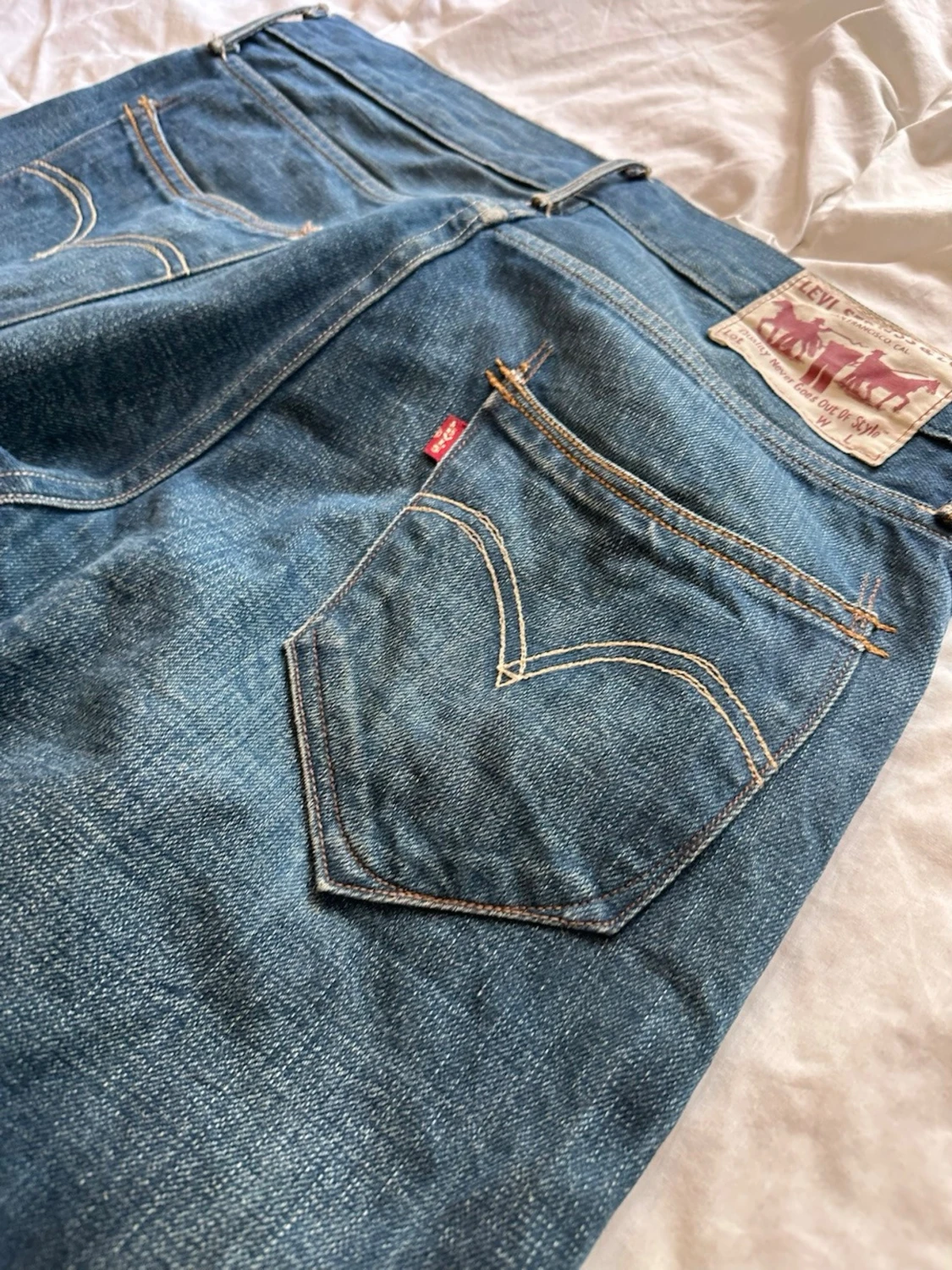 Bootcut Levis  - 2