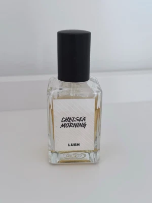 Lush Chelsea Morning parfym - En gourmand doft, doftar som en mix av cinnabon och citronkaka. Säljs pga lite för söt för min smak.