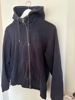 Gant hoodie - Gant hoodie (zip) i storlek M