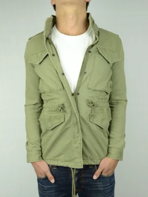 Ralph Lauren Fieldjacket  - RALPH LAUREN DENIM & SUPPLY FIELDJACKET Storlek : XS, women men RL D&S women går lika bra till herr Passform : Normal Användning : Jackan är i ett väldigt fint skick utan defekter Nypris : Cirka 4500SEK Modellen på bilden : 182CM och väger 74KG