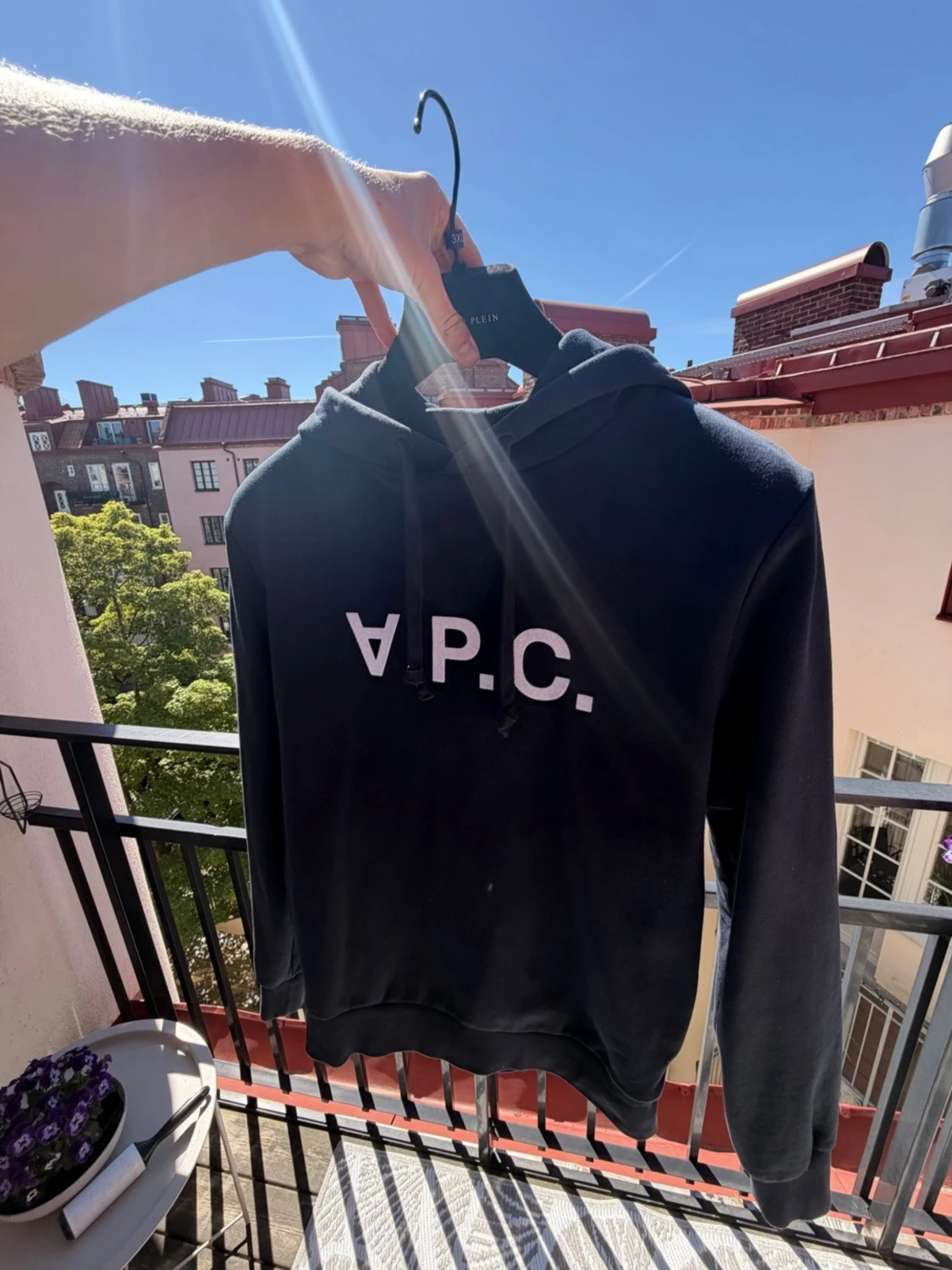 Mörkblå hoodie från A.P.C. - 5