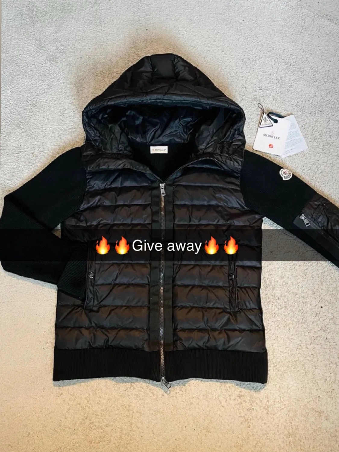 Svart pufferjacka från Moncler