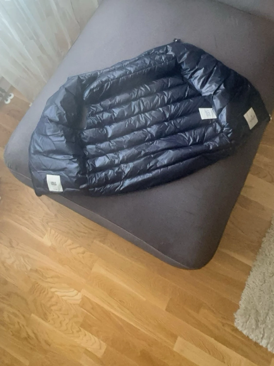 Mörkblå dunväst från Moncler - 3