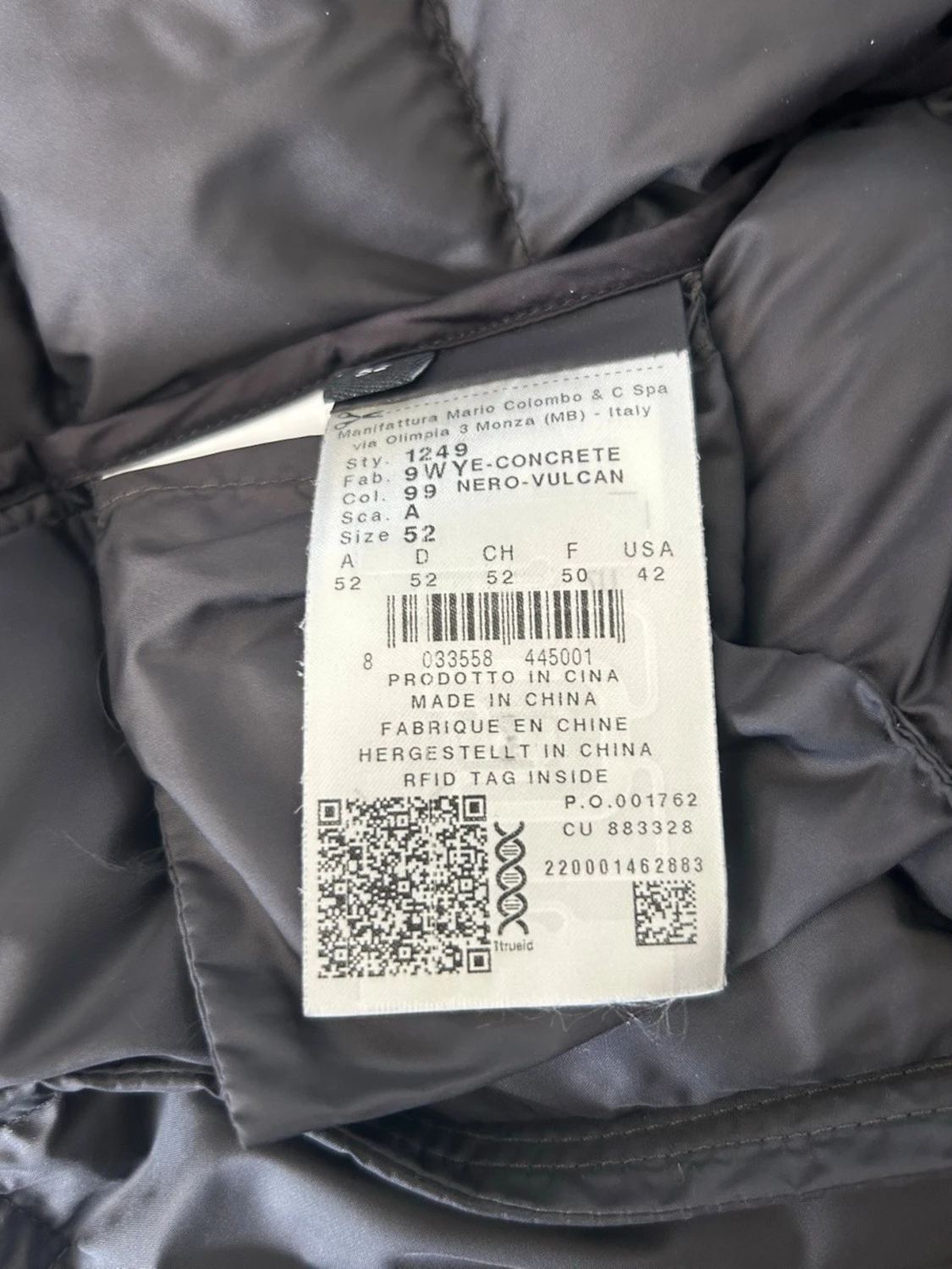 Svart dunjacka med huva från Colmar - 2