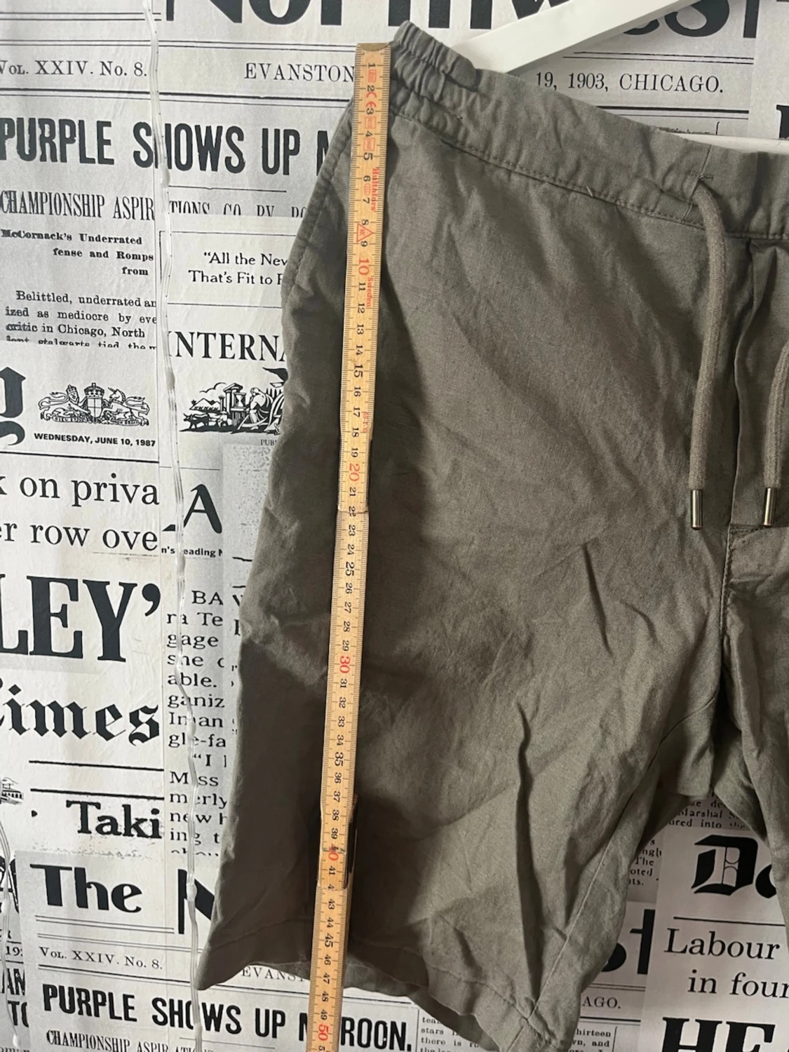 Beiga linneshorts med snörning - 3