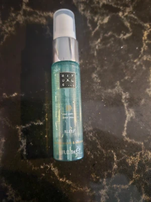 Rituals Jing Body Spray 20 ml - Sandelträ & lavendel spray mist från Rituals , 20 ml För kropp och sängkläder/textil  Produkten har utgått i denna storlek