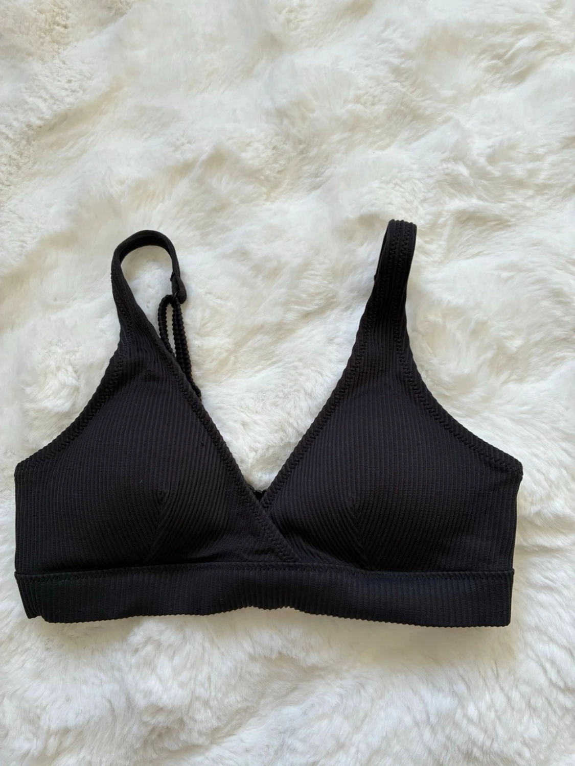 Svart ribbad bikiniöverdel