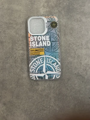 Helt ny stone Island iPhone 13 Pro skall den kan ändra färger och den är perfekt för att skaffa brudar  - Stone Island