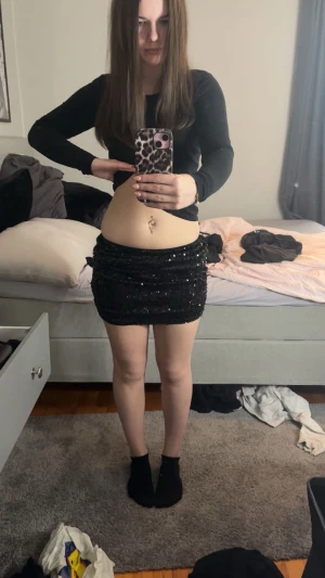 Glitter kjol  - Snygg glitter kjol med paljetter😍Perfekt till nyår eller bara firande!!