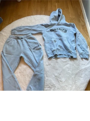 Ljusblå hoodrich set  - Hoodrich set helt nytt inga hål eller fläckar 