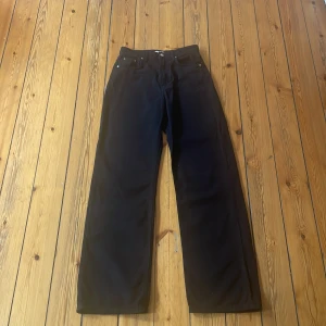 Baggy jeans - Svarta baggy jeans från Gina tricot, bra skick 💕