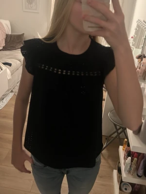 Mörkblå topp - Perfekt till sommaren!