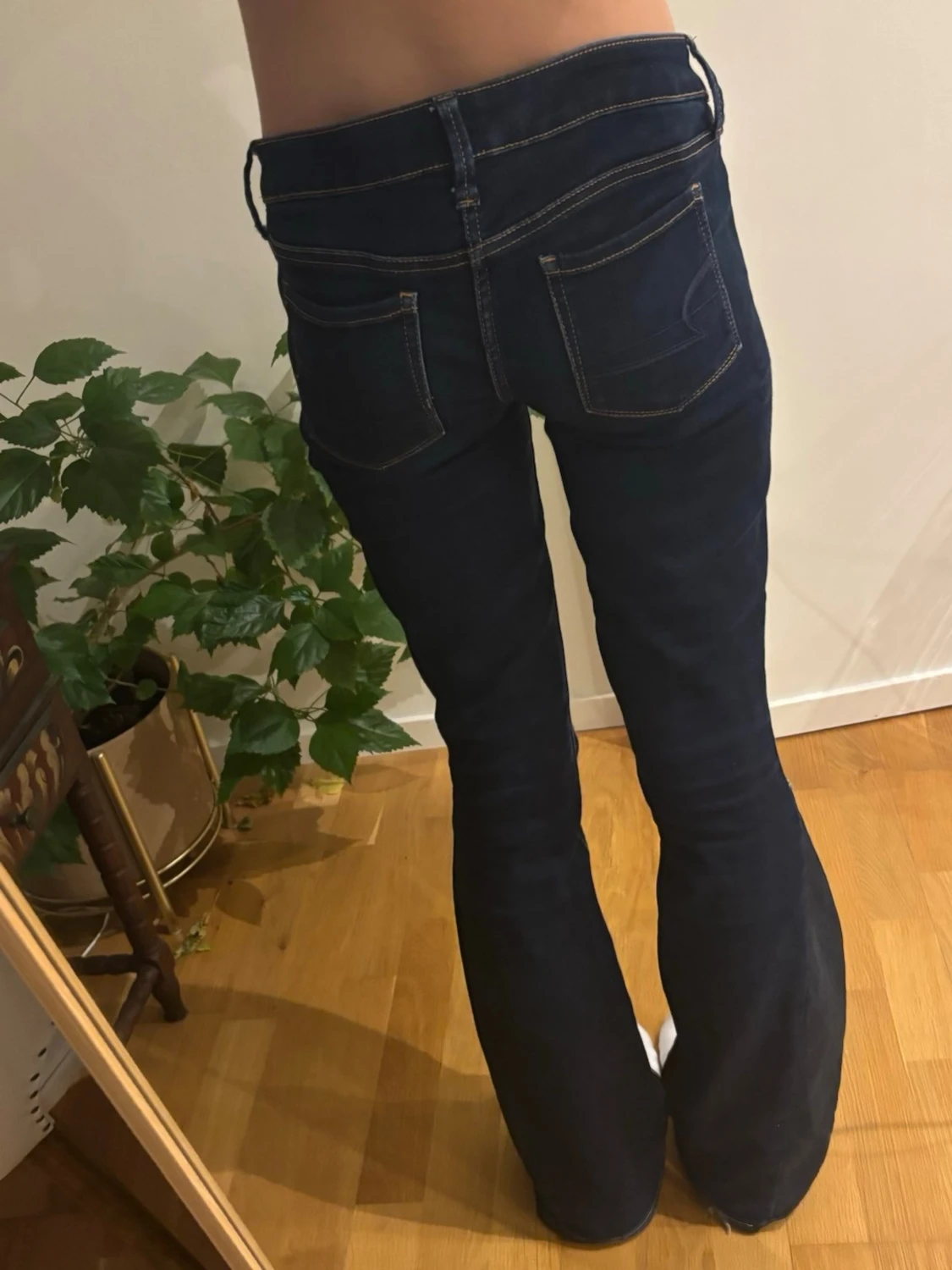 Mörkblå American Eagle bootcut jeans - 1