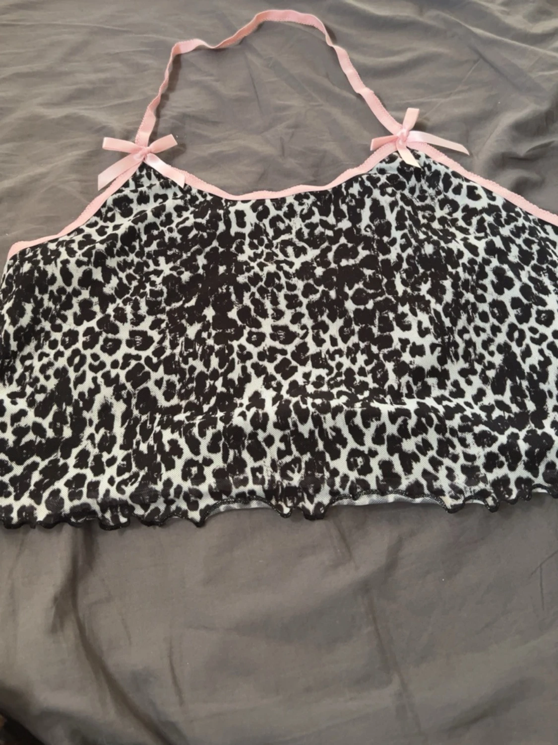 Leopardmönstrad mesh body med rosetter