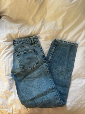 Raka Zara jeans  - Skriv vid funderingar!