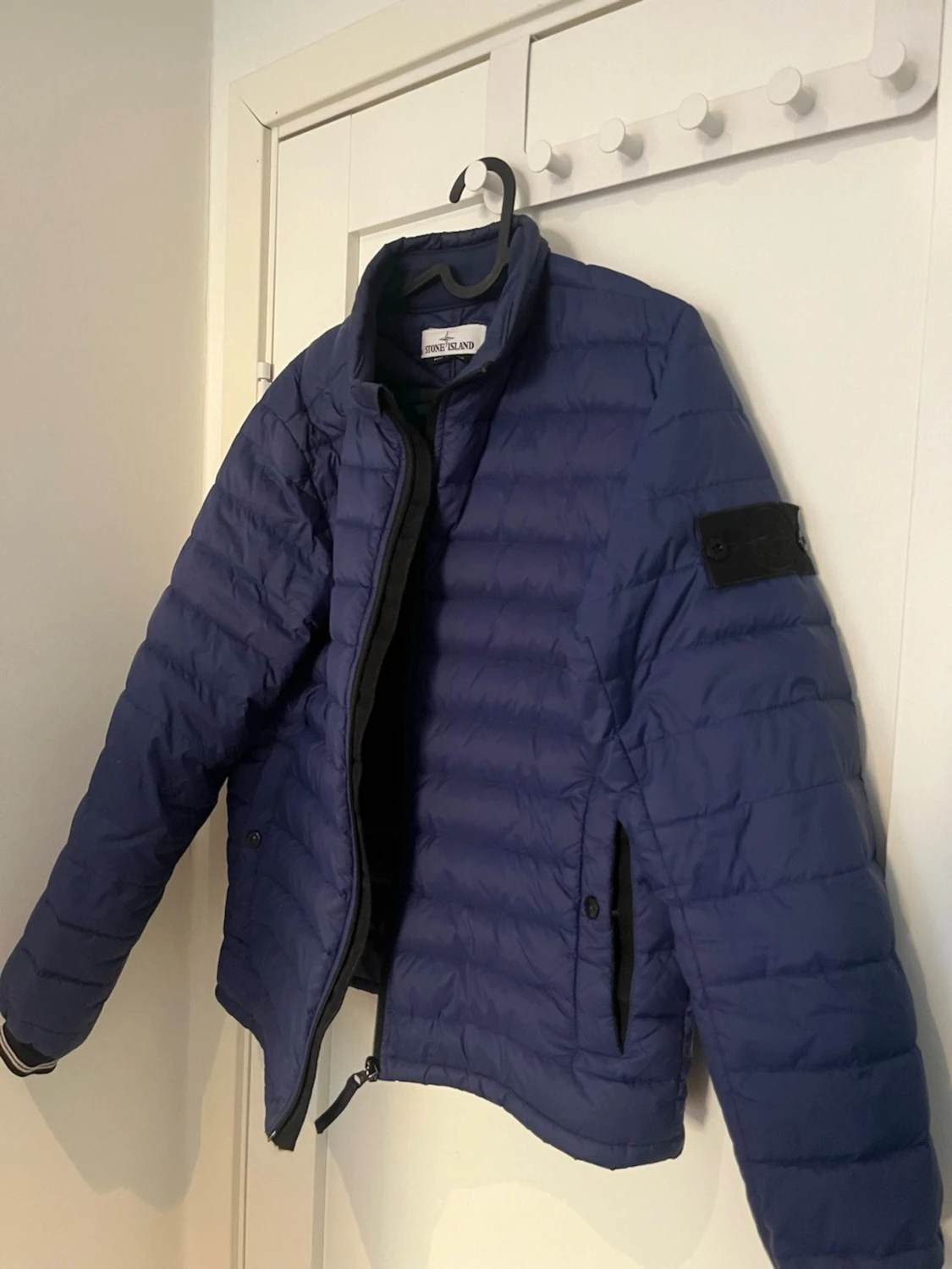 Marinblå dunjacka från Stone Island - 1