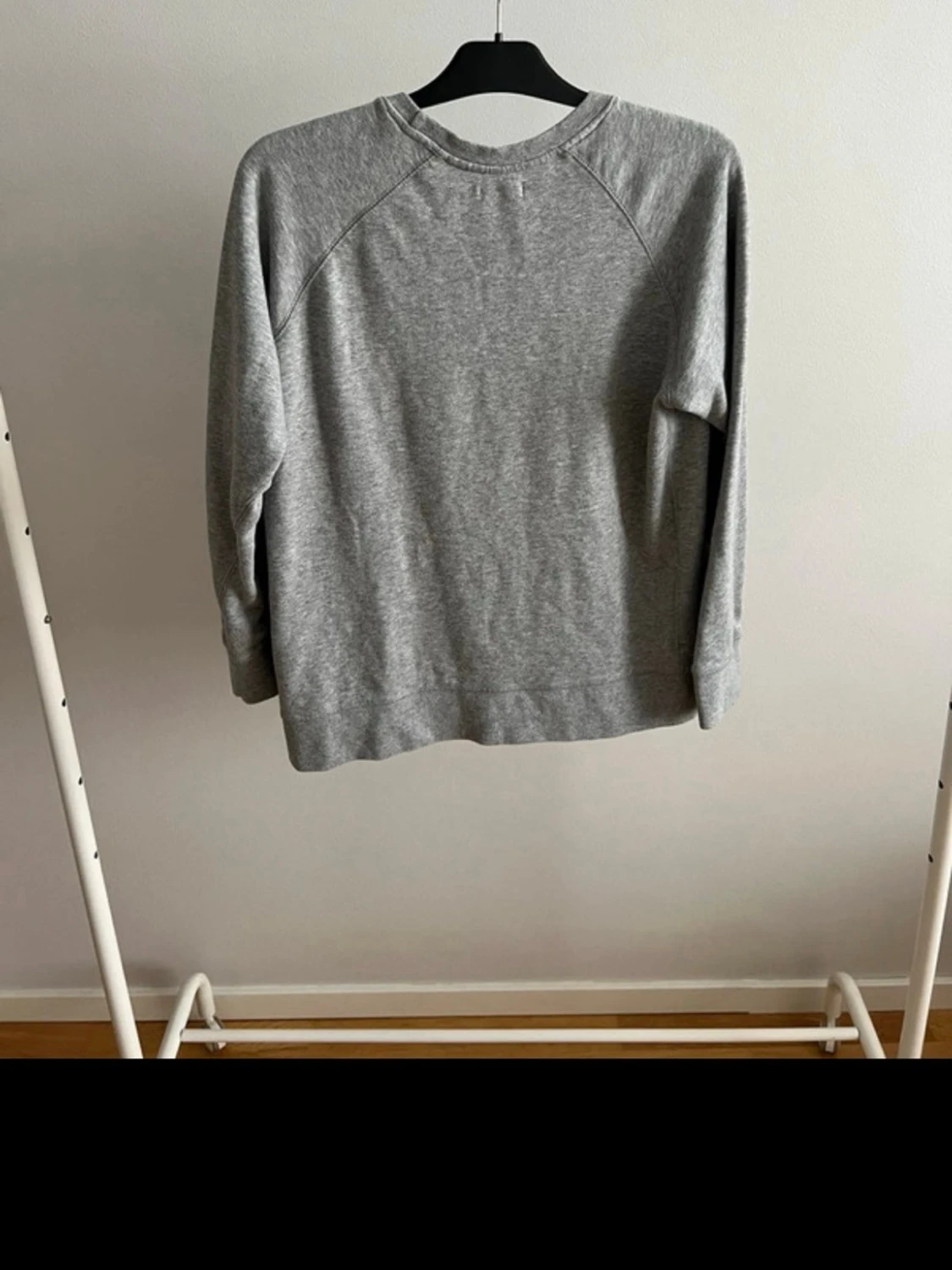 Grå sweatshirt med HYPED-tryck - 1