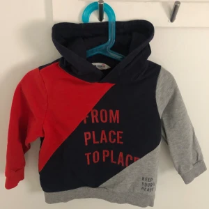 Coccodrillo Hoodie, Storlek 92cm  - Mycket bra skick och inga skador. 