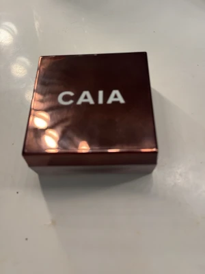 Caia loose glow bronzer - Jättefin bara köpt en färg som jag tyckte var lite för mörk för mig🥰Därav använt en gång 