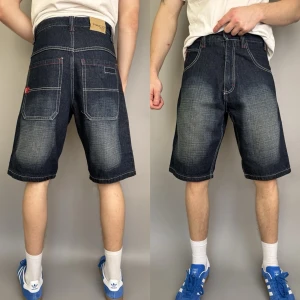 Paco Jeans Dark Wash Denim Shorts Contrast Stitch Classic Fit W30 - Paco Jeans Dark Wash Denim Shorts Contrast Stitch Classic Fit W30  Details 👇 Item colour – Dark Wash Blue Size – W30 Condition – Used Good Retail Price – €55+  Measurements 👇 Waist – 39 cm Rise – 33 cm Inseam – 31 cm Outseam – 58 cm Leg Opening – 26 cm  Item Major Faults / Flaws • Light fading  SKU – 336  #hiphop #y2k #skater #jorts