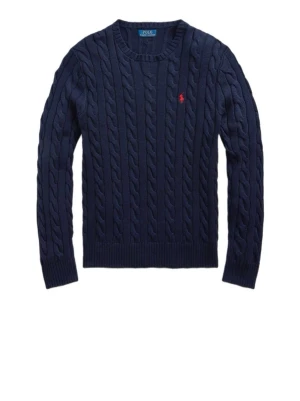 Mörkblå kabelstickad tröja Polo Ralph Lauren - Kabelstickad mörkblå tröja från Polo Ralph Lauren med rund halsringning och ribbade muddar. Tröjan har det klassiska röda Polo-logot på bröstet och är tillverkad i mjukt material. Perfekt för en stilren och avslappnad look.