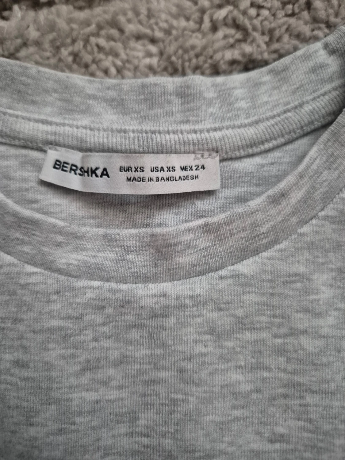 T-shirt från bershka i storlek xs - 3