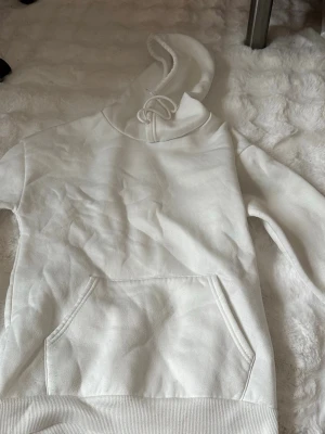 Vit hoodue - vit hoodie
