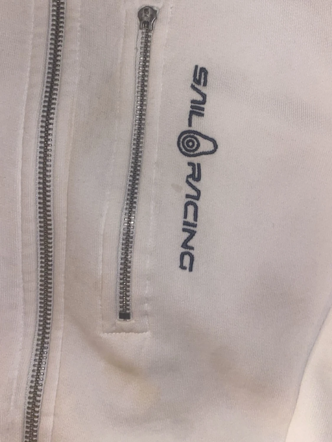 Vit hoodie från Sail Racing - 1