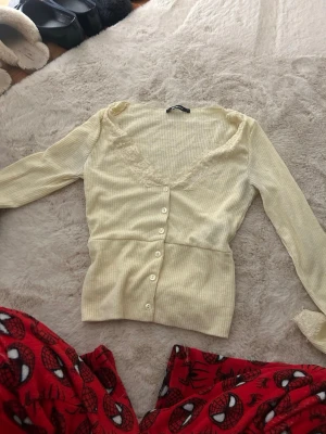 tröja - tröja ifrån ginatricot i storlek xs