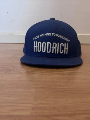 Hoodrich keps + Adidas keps - Hoodrich 125kr                                                                         Addidas 50kr                                                                        Båda 150 kr                                                                       Möter upp i Sthlm 
