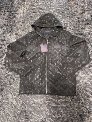 Llv windbreakers - Size M, good quality, brand new